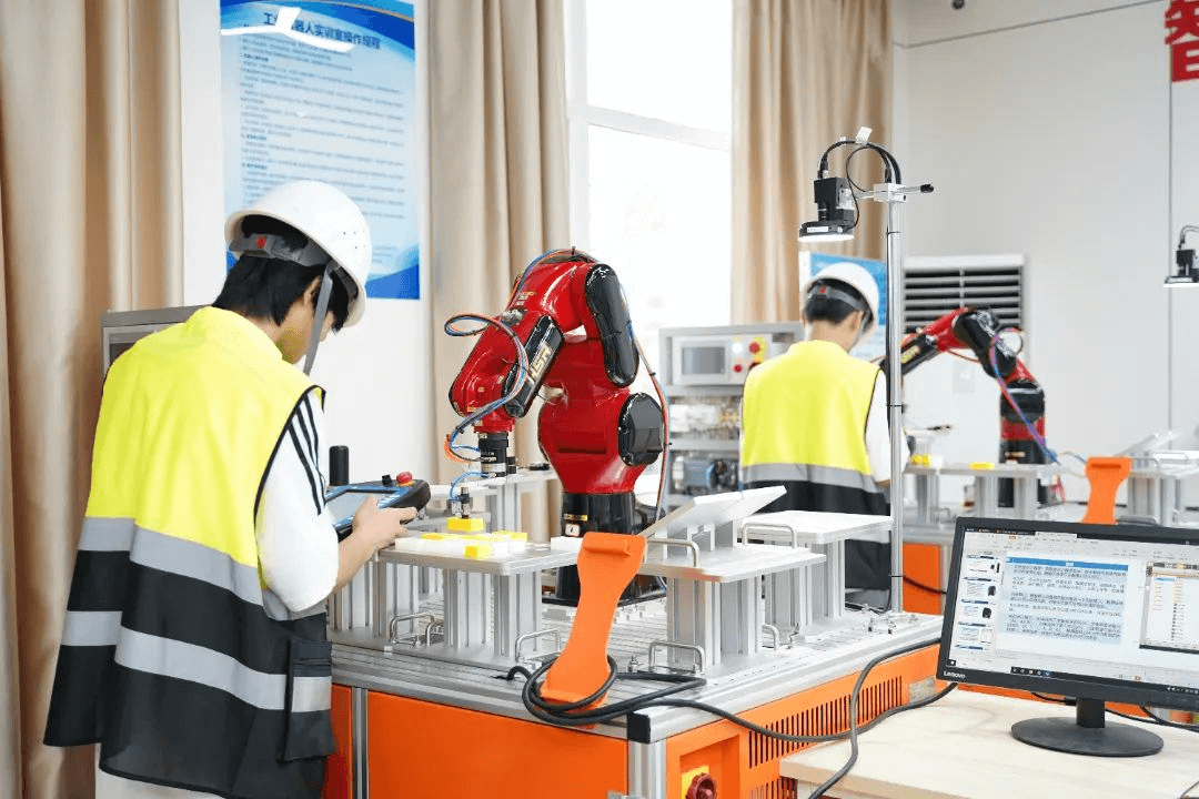 擇校不焦慮！選擇成都新華的六大理由！