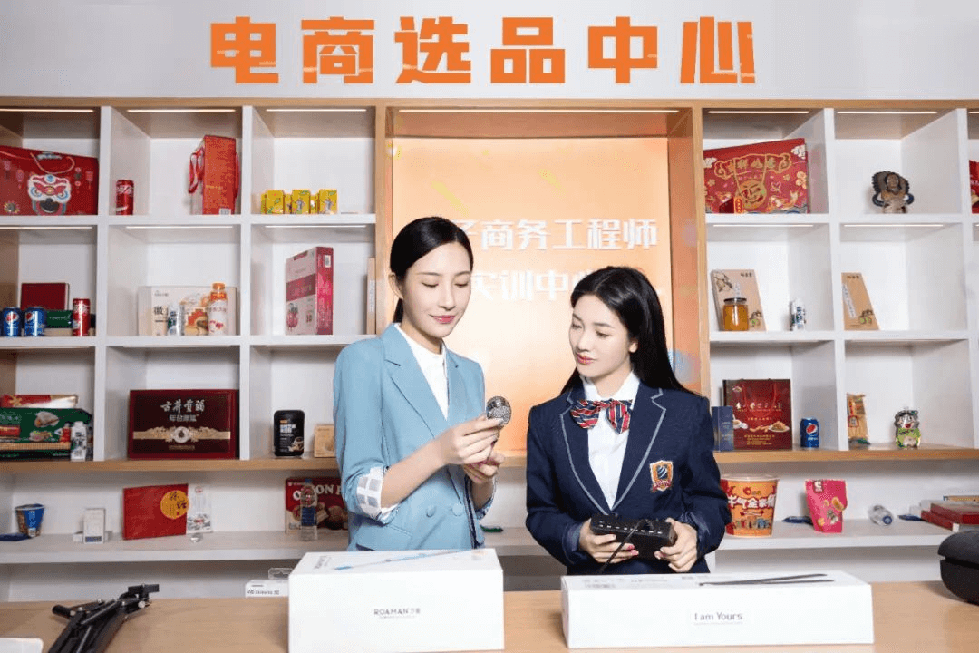 在成都新華，同學們是怎么上課的？