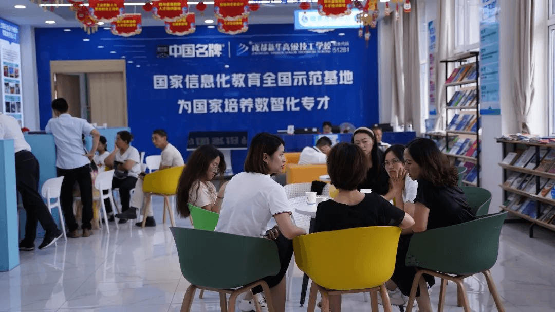 8月了還沒選好學(xué)校，這個(gè)學(xué)校還有少量名額！