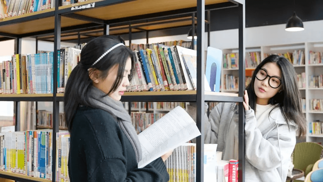 家長(zhǎng)請(qǐng)放心，孩子在新華都挺好！