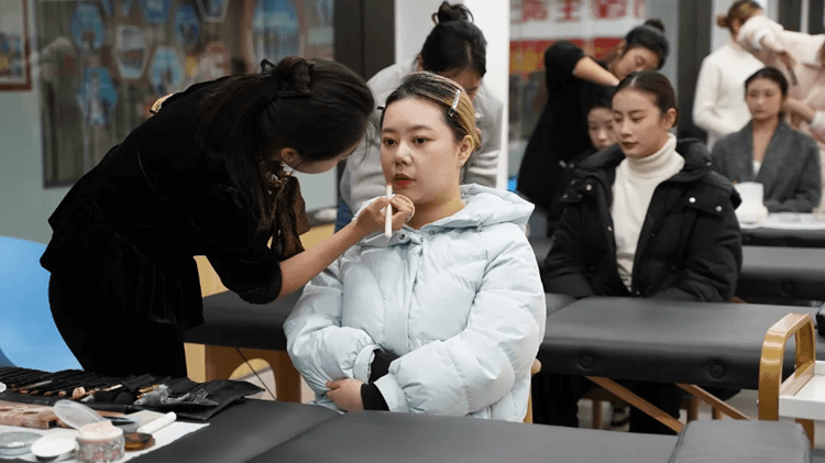 臨近年底，打工返鄉(xiāng)學(xué)什么技術(shù)年后好就業(yè)？