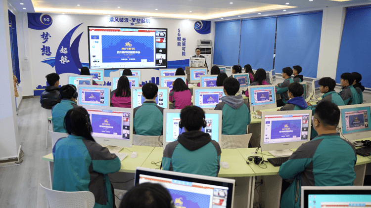 二次擇校為什么選擇成都新華，他們說了這些心里話